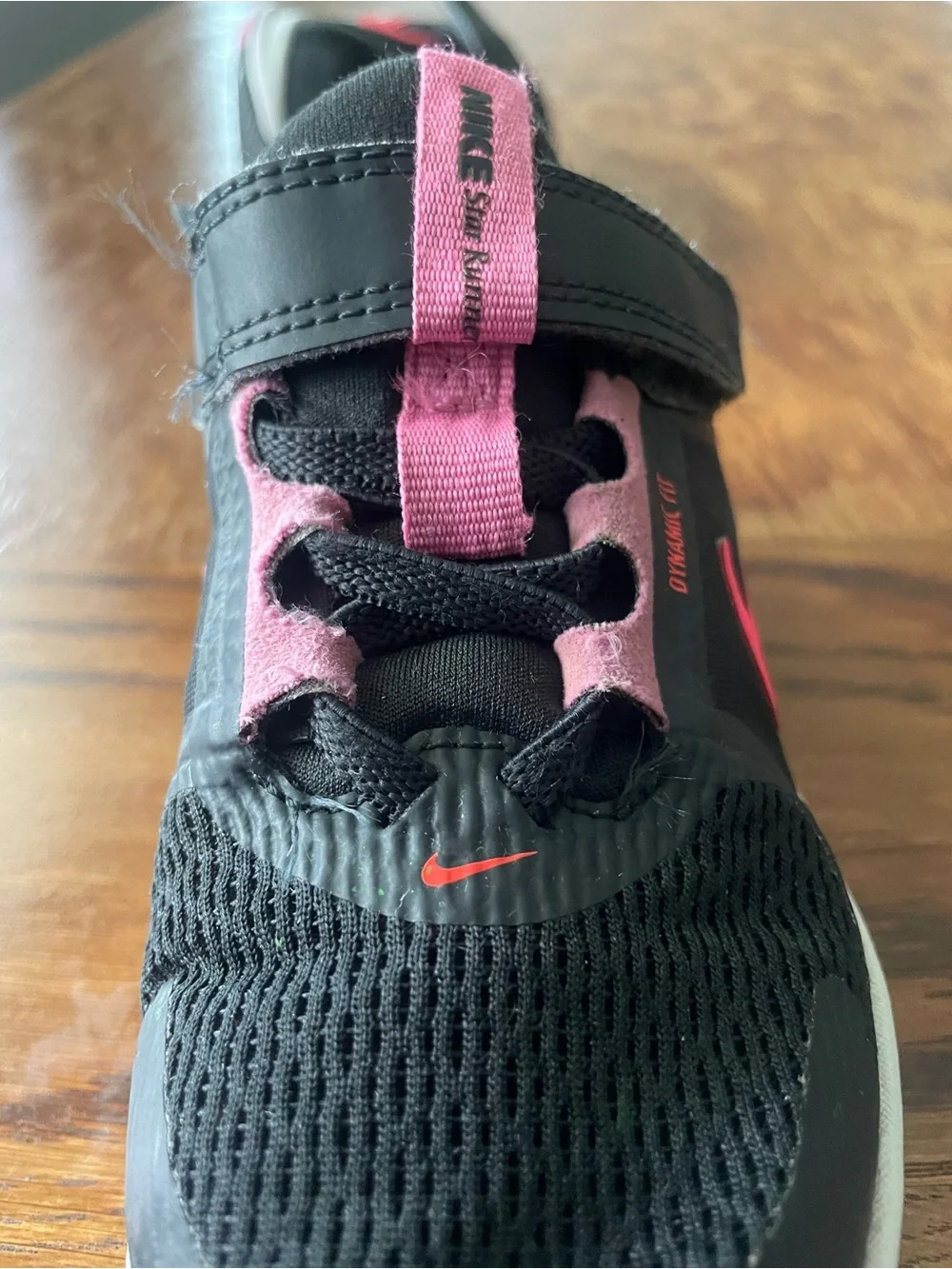 Nike Kids Black & Hot Pink Dynamic Fit Sneakers